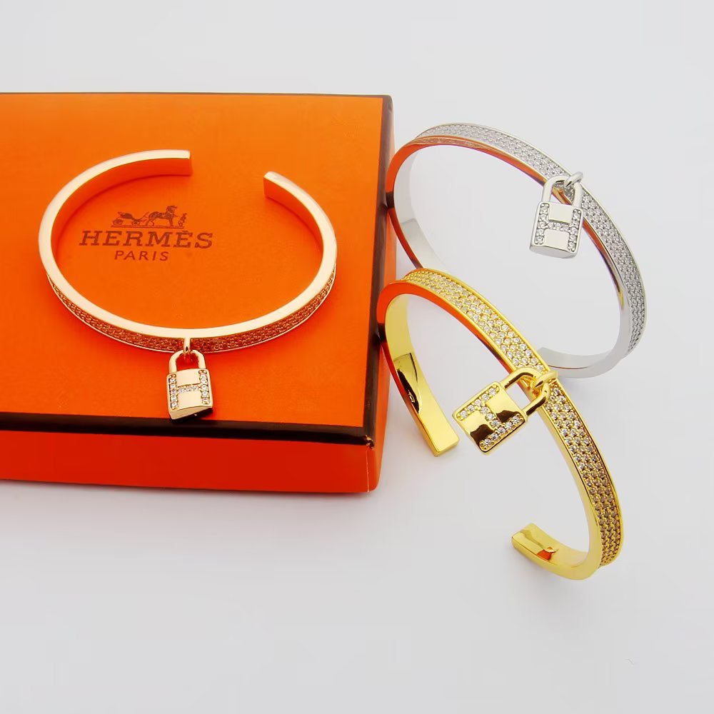 Hermes Kelly Lock Vintage Hermes Bracelet - 18K Gold